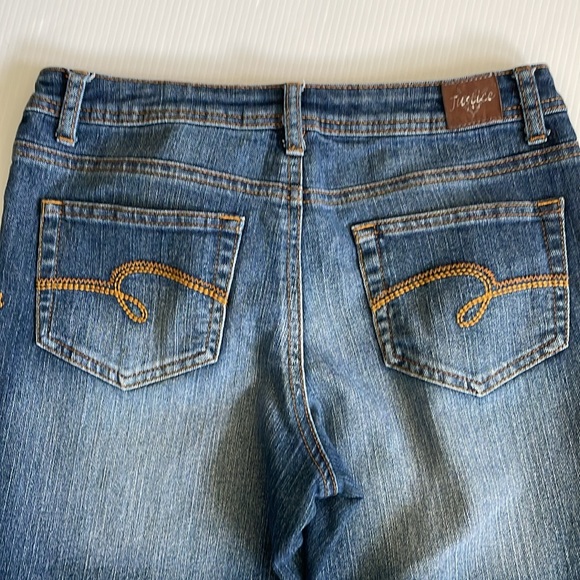 Justice simply low, cropped, Capri, jeans.  Girls size 12 1/2 - Picture 13 of 14